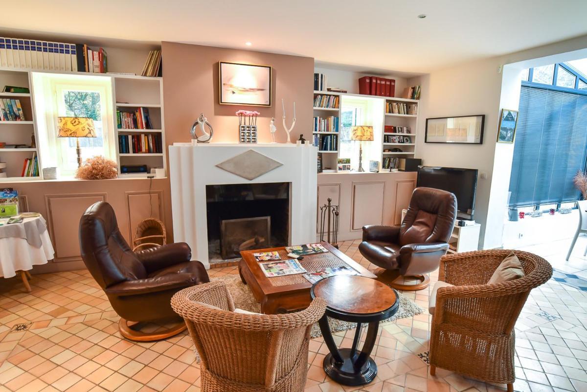Le Jardin Des Roches Bed & Breakfast Moigny ภายนอก รูปภาพ