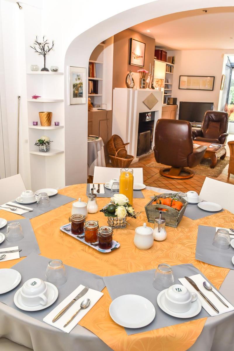 Le Jardin Des Roches Bed & Breakfast Moigny ภายนอก รูปภาพ
